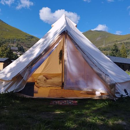 Camping La Zarapica - Palacios Del Sil Eksteriør bilde