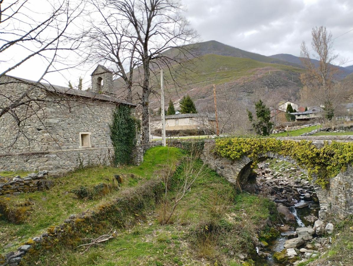 Camping La Zarapica - Palacios Del Sil Eksteriør bilde