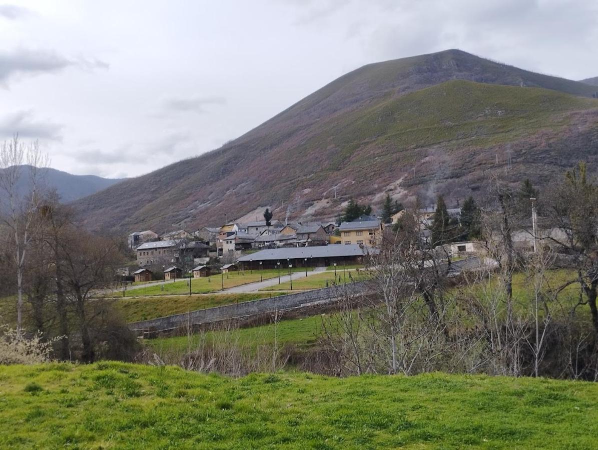 Camping La Zarapica - Palacios Del Sil Eksteriør bilde