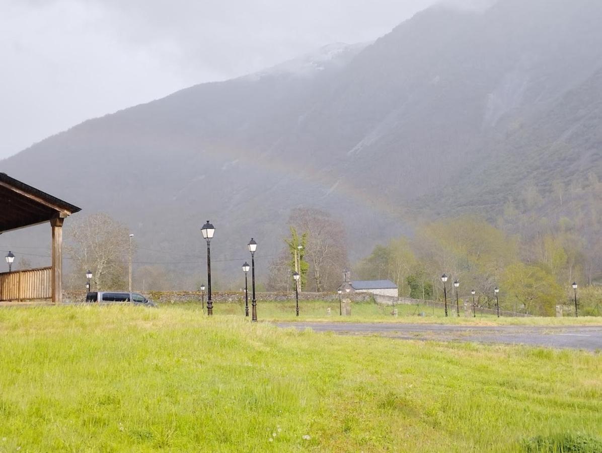 Camping La Zarapica - Palacios Del Sil Eksteriør bilde