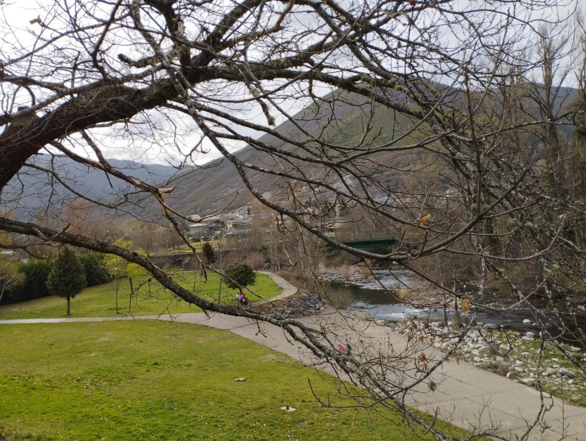 Camping La Zarapica - Palacios Del Sil Eksteriør bilde