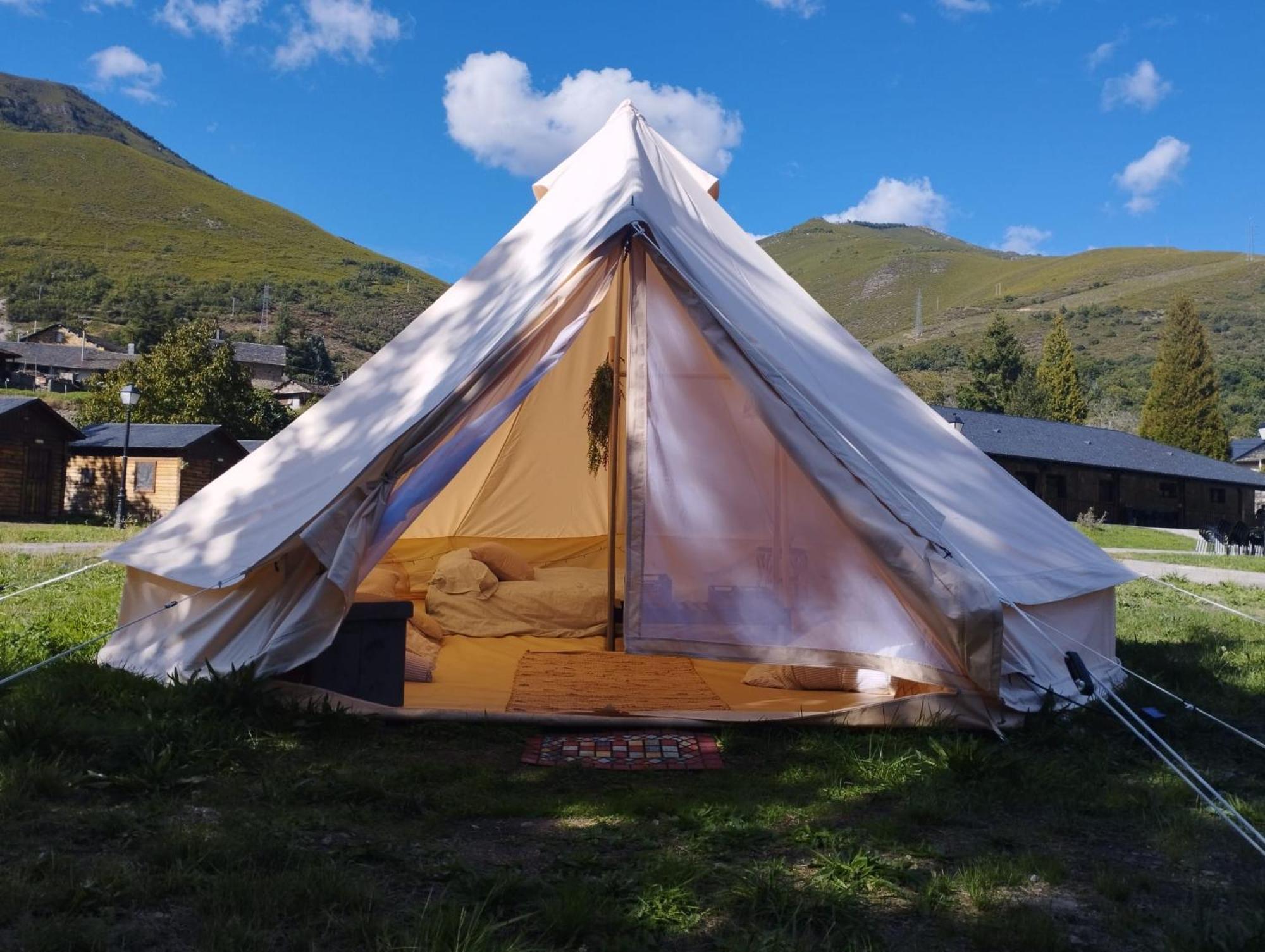 Camping La Zarapica - Palacios Del Sil Eksteriør bilde